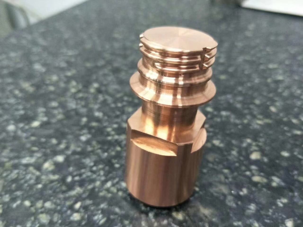 Piezas de la máquina de torno CNC de molde profundo 7